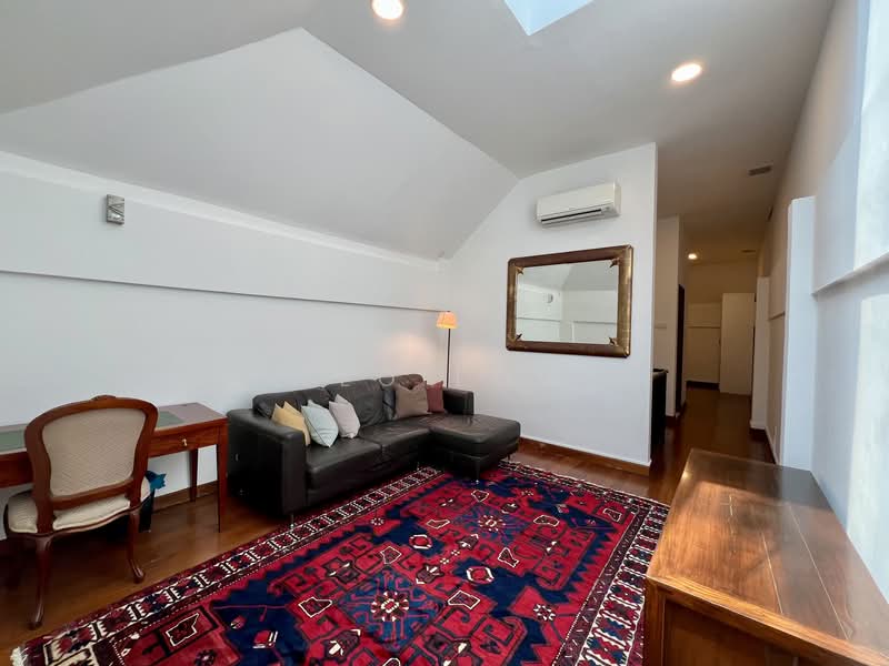 Mountbatten Lodge, 735 Mountbatten Road, 1 Bedroom, 657 sqft, Walk-up Apartment For Rent, by Leo Low, 25083794 - Living Area - PropertyGuru.com.sg