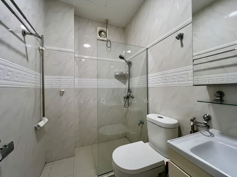 Mountbatten Lodge, 735 Mountbatten Road, 1 Bedroom, 657 sqft, Walk-up Apartment For Rent, by Leo Low, 25083794 - Bathroom - PropertyGuru.com.sg