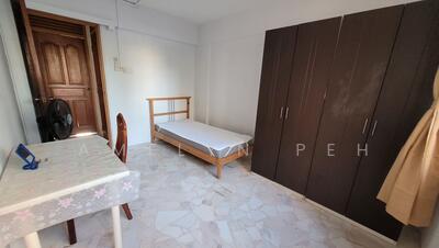 For Rent - 242 Tampines Street 21