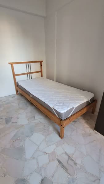 242 Tampines Street 21, 242 Tampines Street 21, Room Rental, 150 sqft, HDB Flat For Rent, by Amelyn Peh, 25083859 - PropertyGuru.com.sg