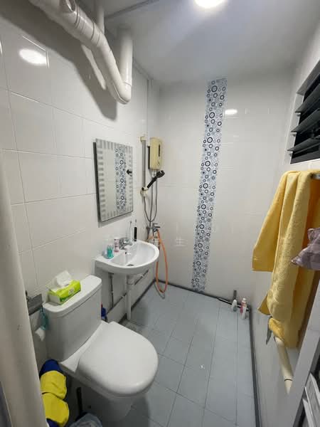 323 Ubi Avenue 1, 323 Ubi Avenue 1, Room Rental, 200 sqft, HDB Flat For Rent, by Alan Tsui 徐先生, 25084812 - PropertyGuru.com.sg