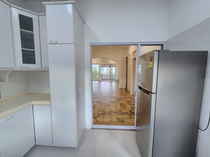 Sunset Lodge, 25 - 25C Sunset Close, 2 Bedrooms, 1,076 sqft, Walk-up Apartment For Rent, by HT Lee, 25086173 - PropertyGuru.com.sg
