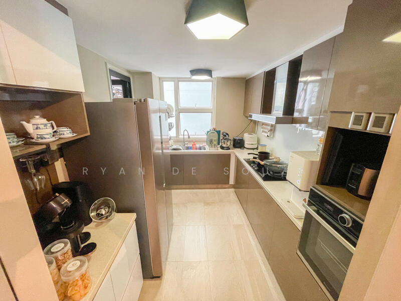 Dahlia Park Condo, 7 Flora Drive, 3 Bedrooms, 1507 sqft, Condominium