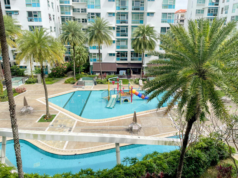 Dahlia Park Condo, 7 Flora Drive, 3 Bedrooms, 1507 sqft, Condominium