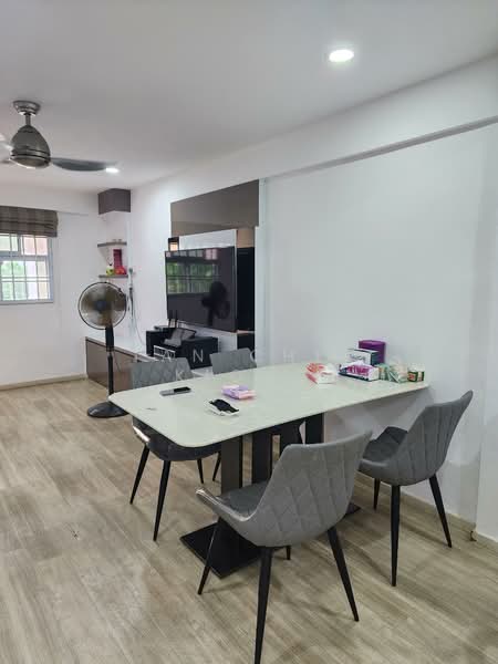 247 Jurong East Street 24, 247 Jurong East Street 24, Room Rental, 200 sqft, HDB Flat For Rent, by Tan Chee Kiong, 25087381 - PropertyGuru.com.sg