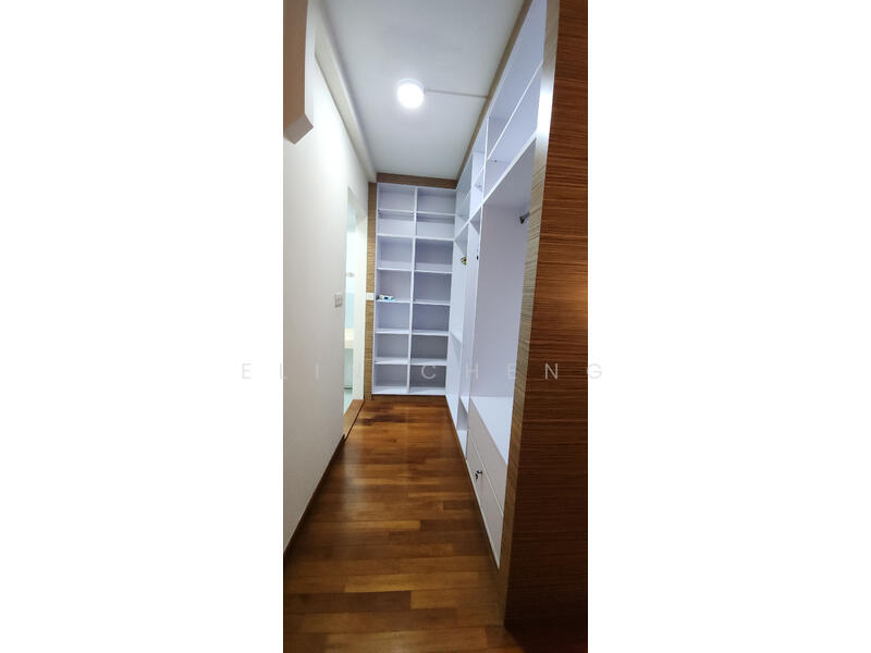 Walk-In Wardrobe