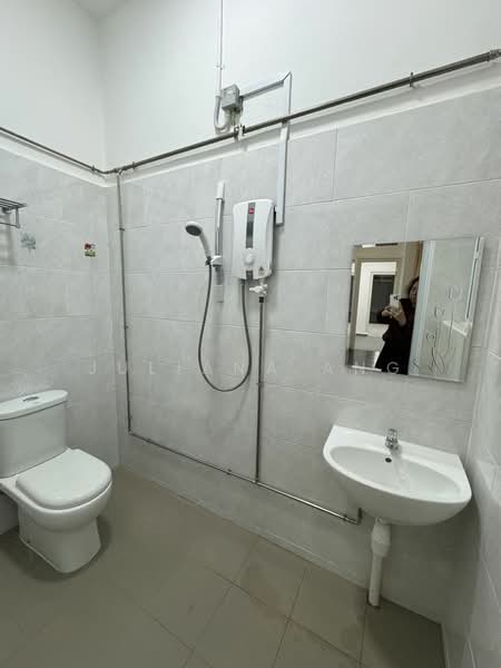 30 Jansen Road, 30 Jansen Road, 4 Bedrooms, 2,500 sqft, Detached House For Rent, by Juliana Ang, 25089028 - Master Bathroom - PropertyGuru.com.sg