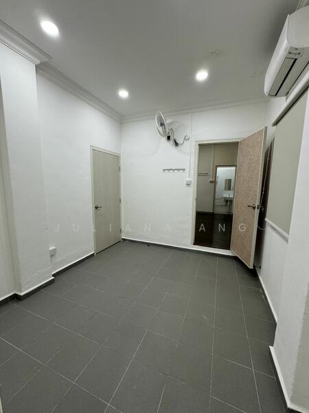 30 Jansen Road, 30 Jansen Road, 4 Bedrooms, 2,500 sqft, Detached House For Rent, by Juliana Ang, 25089028 - Study Room - PropertyGuru.com.sg