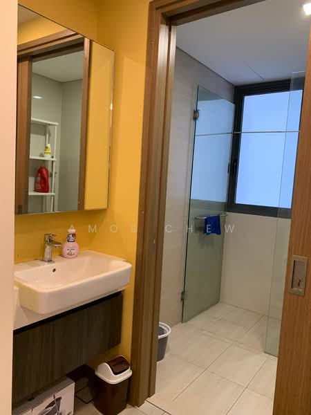 Lakeville, 9 Jurong Lake Link, 3 Bedrooms, 872 sqft, Condominium For Rent, by Amos Chew, 25090685 - Common Bathroom - PropertyGuru.com.sg