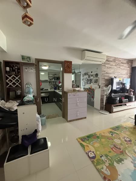 The Terrace, 92 Edgedale Plains, 3 Bedrooms, 1,076 sqft, Executive Condominium For Rent, by June Lim, 25091715 - PropertyGuru.com.sg