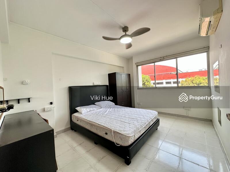 Room 1 with Queen size Bed (for 2 pax)