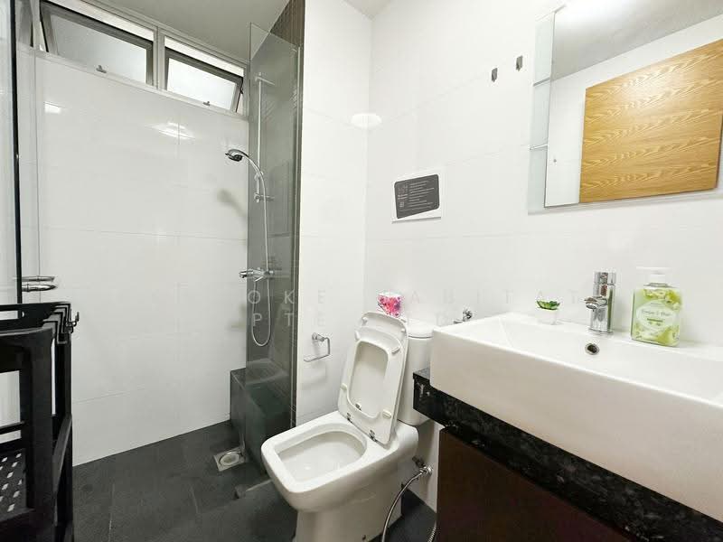 The Parc Condominium, 11 West Coast Walk, Buona Vista / West Coast / Clementi New Town, Room Rental, 100 sqft, Condominium For Rent, by Bespoke Habitat Pte Ltd , 25093342 - 08-10 Common Bathroom - PropertyGuru.com.sg