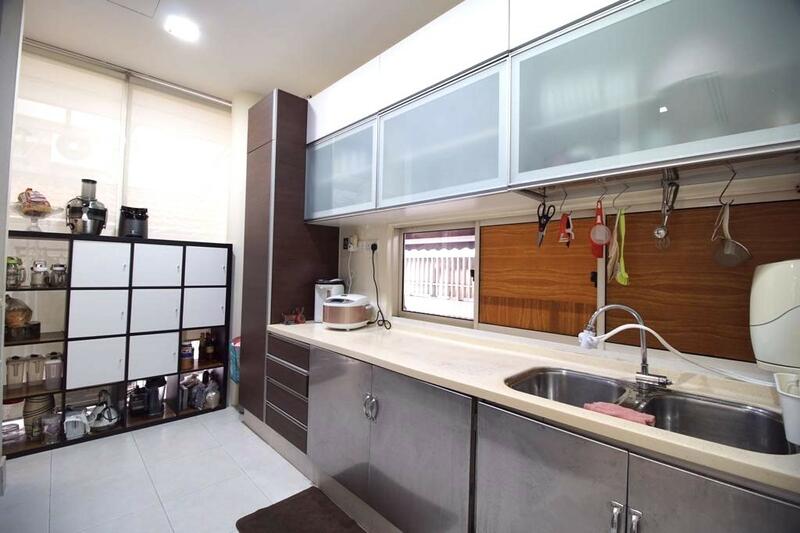 CHEAPEST! Freehold 3 storey SemiD! Reno! Greenery view! SemiDetached