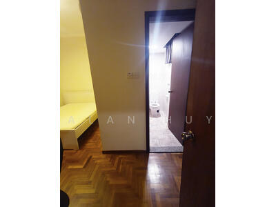 For Rent - UE Square