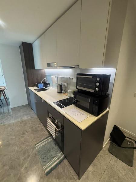 The M, 36 Middle Road, Beach Road / Bugis / Rochor, 2 Bedrooms, 667 sqft, Condominium For Rent, by Lester T., 25096896 - Kitchen - PropertyGuru.com.sg