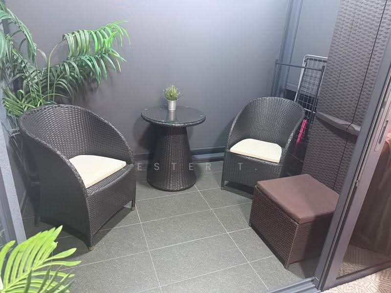 The M, 36 Middle Road, Beach Road / Bugis / Rochor, 2 Bedrooms, 667 sqft, Condominium For Rent, by Lester T., 25096896 - Balcony - PropertyGuru.com.sg
