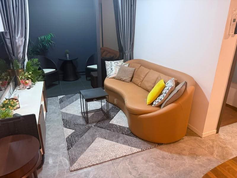 The M, 36 Middle Road, Beach Road / Bugis / Rochor, 2 Bedrooms, 667 sqft, Condominium For Rent, by Lester T., 25096896 - Living Room - PropertyGuru.com.sg