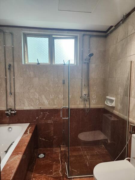 Costa Rhu, 5 Rhu Cross, 4 Bedrooms, 2,100 sqft, Condominium For Rent, by Jimmy Ng Swee Jin, 25097142 - Master Bedroom Attached Toilet - PropertyGuru.com.sg