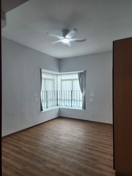 Costa Rhu, 5 Rhu Cross, 4 Bedrooms, 2,100 sqft, Condominium For Rent, by Jimmy Ng Swee Jin, 25097142 - Master Bedroom - PropertyGuru.com.sg