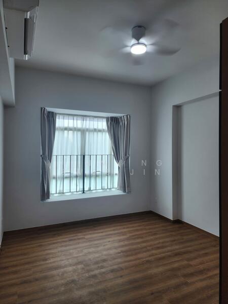 Costa Rhu, 5 Rhu Cross, 4 Bedrooms, 2,100 sqft, Condominium For Rent, by Jimmy Ng Swee Jin, 25097142 - Guest Room Attached Toilet - PropertyGuru.com.sg