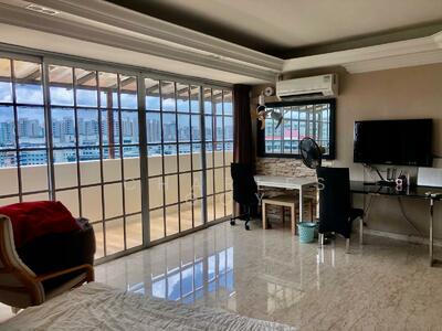 For Rent - Lakepoint Condo