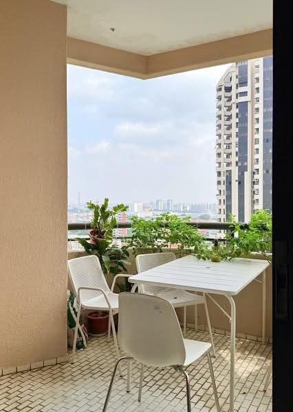 Bayshore Park, 66 Bayshore Road, Bedok / Upper East Coast, 3 Bedrooms, 1,292 sqft, Condominium For Sale, by Tjin Lee, 25097915 - Balcony - PropertyGuru.com.sg