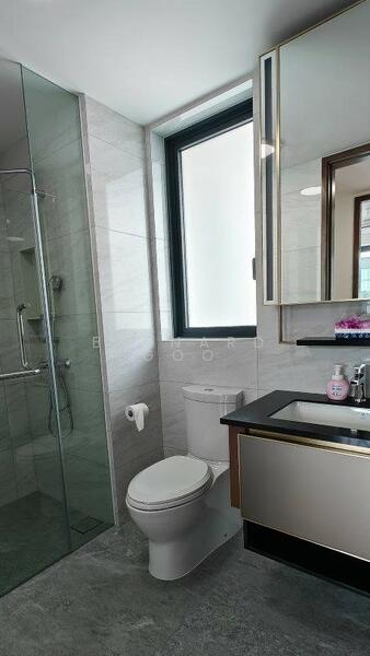 Normanton Park, 49 Normanton Park, 3 Bedrooms, 969 sqft, Condominium For Rent, by Bernard Goo, 25099460 - Common Bathroom - PropertyGuru.com.sg