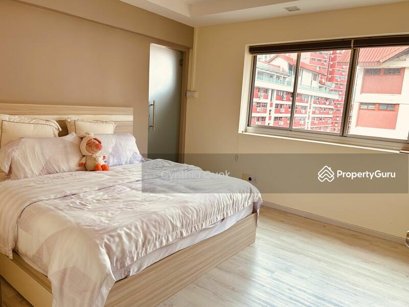 Master room w Built In Wardrobe + Attached Bath 