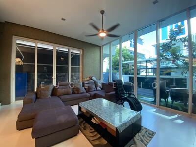 For Sale - 3.5 Storey & Basement Corner Terrace At Sembawang