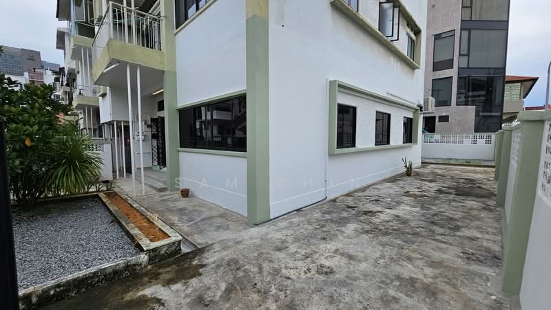 Sea Avenue Corner Ground Floor Apartment near East Coast Road, Sea Avenue, 3 Bedrooms, 1,163 sqft, Corner Terrace For Rent, by Sam Chin, 25100823 - PropertyGuru.com.sg