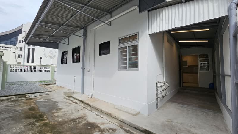 Sea Avenue Corner Ground Floor Apartment near East Coast Road, Sea Avenue, 3 Bedrooms, 1,163 sqft, Corner Terrace For Rent, by Sam Chin, 25100823 - PropertyGuru.com.sg
