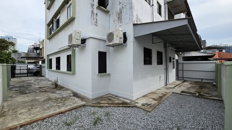 Sea Avenue Corner Ground Floor Apartment near East Coast Road, Sea Avenue, 3 Bedrooms, 1,163 sqft, Corner Terrace For Rent, by Sam Chin, 25100823 - PropertyGuru.com.sg