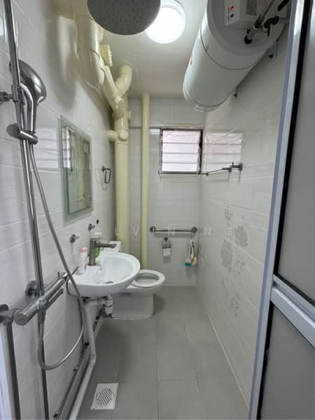 337 Bukit Batok Street 34, 337 Bukit Batok Street 34, 1 Bedroom, 129 sqft, HDB Flat For Rent, by Calvin Ng, 25101921 - PropertyGuru.com.sg