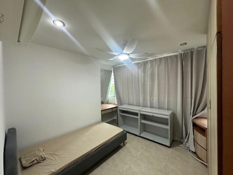 1 Queen's Road, 1 Queen's Road, Tanglin / Holland / Bukit Timah, 4 Bedrooms, 1,324 sqft, HDB Flat For Rent, by Ricky Teo, 25103319 - Bedroom - PropertyGuru.com.sg