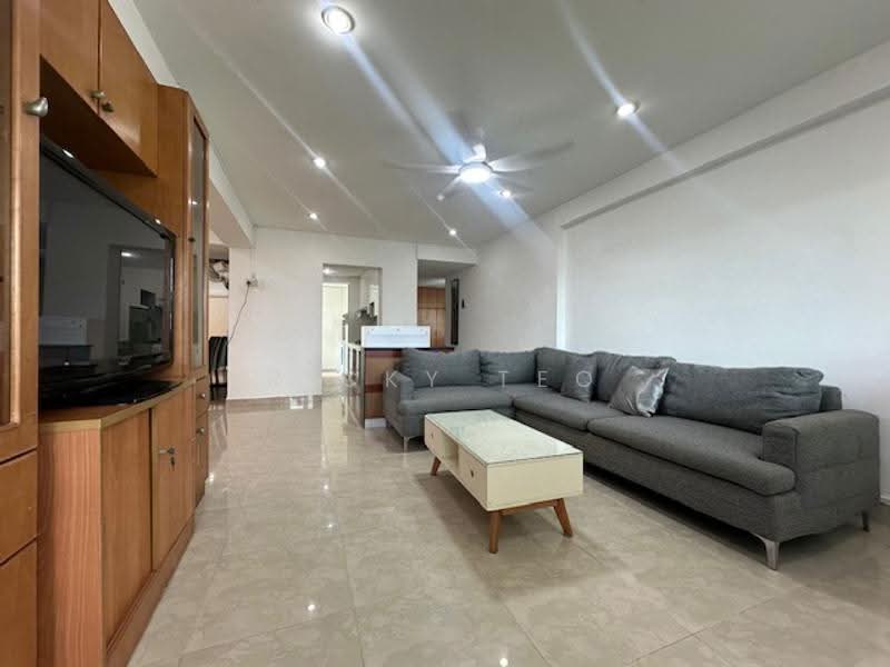 1 Queen's Road, 1 Queen's Road, Tanglin / Holland / Bukit Timah, 4 Bedrooms, 1,324 sqft, HDB Flat For Rent, by Ricky Teo, 25103319 - Living Room - PropertyGuru.com.sg
