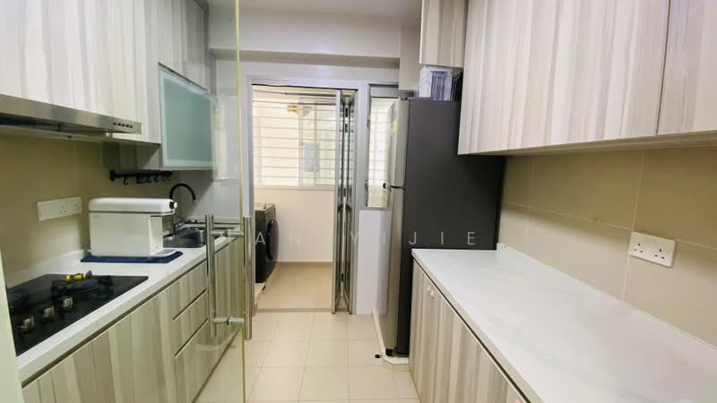 For Rent - 693A Woodlands Avenue 6