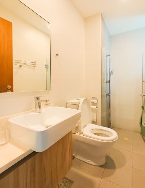 Coastal Breeze Residences Condominium For Sale at S$ 1,450,000 | PropertyGuru Singapore