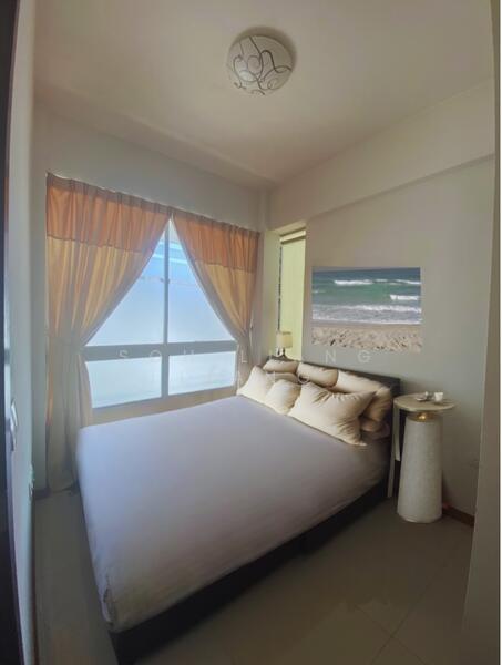 Spacious master bedroom that can comfortably fit a king size bed plus bedside tables.