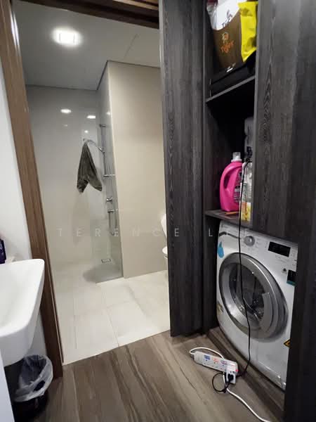 Lakeville, 9 Jurong Lake Link, 2 Bedrooms, 807 sqft, Condominium For Sale, by Terence Lee, 25105182 - PropertyGuru.com.sg