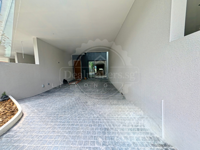 For Sale - ❤️ D05 | EARLY BIRD DISCOUNT! BRAND NEW 6 PASIR PANJANG LANDED!