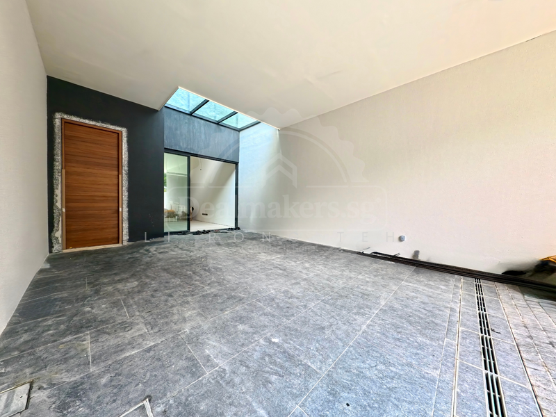 For Sale - ❤️ D05 | EARLY BIRD DISCOUNT! BRAND NEW 6 PASIR PANJANG LANDED!