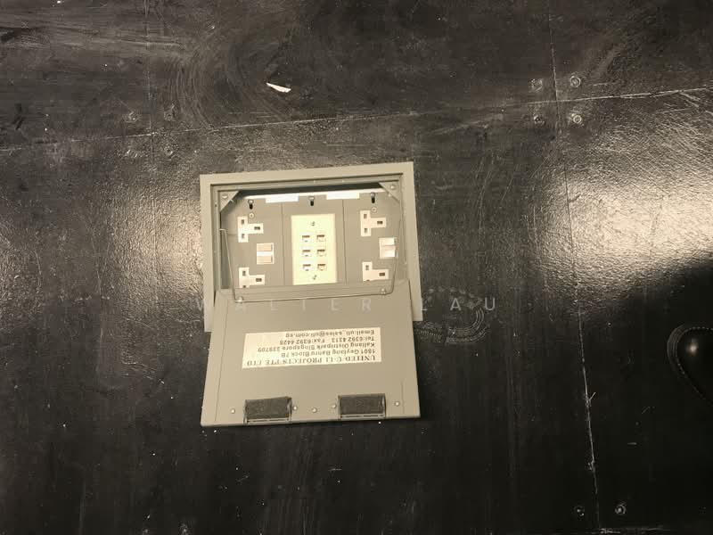 SGX Centre II, 4 SHENTON WAY, Boat Quay / Raffles Place / Marina, 960 sqft, Office For Rent, by Walter Lau, 25106713 - Typical raised floor electrical system - Neat & nice - CommercialGuru.com.sg