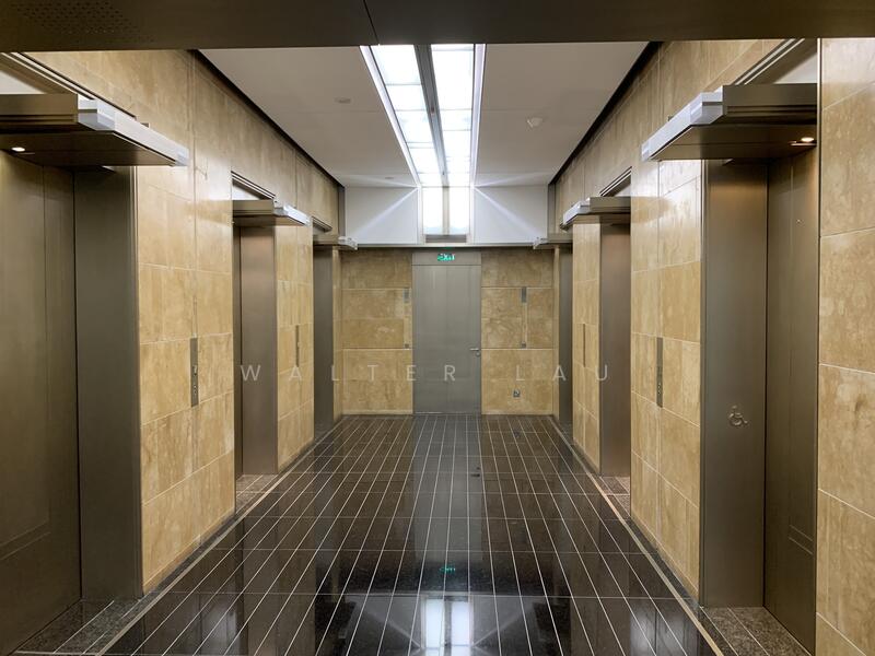SGX Centre II, 4 SHENTON WAY, Boat Quay / Raffles Place / Marina, 960 sqft, Office For Rent, by Walter Lau, 25106713 - Lift Lobby w 6 lifts cars - CommercialGuru.com.sg