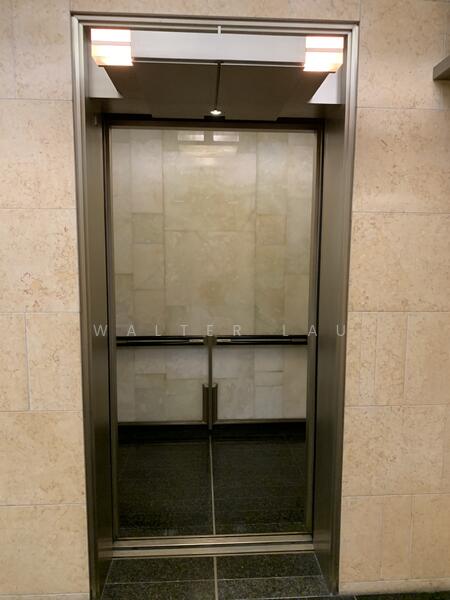 SGX Centre II, 4 SHENTON WAY, Boat Quay / Raffles Place / Marina, 960 sqft, Office For Rent, by Walter Lau, 25106713 - Well maintained Lift car - Polished - CommercialGuru.com.sg