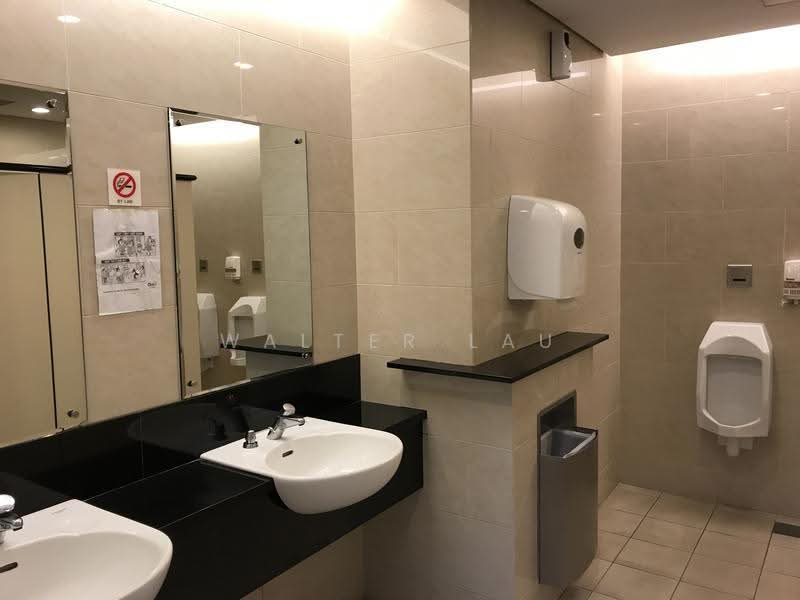 SGX Centre II, 4 SHENTON WAY, Boat Quay / Raffles Place / Marina, 960 sqft, Office For Rent, by Walter Lau, 25106713 - Clean maintain Toilet - CommercialGuru.com.sg