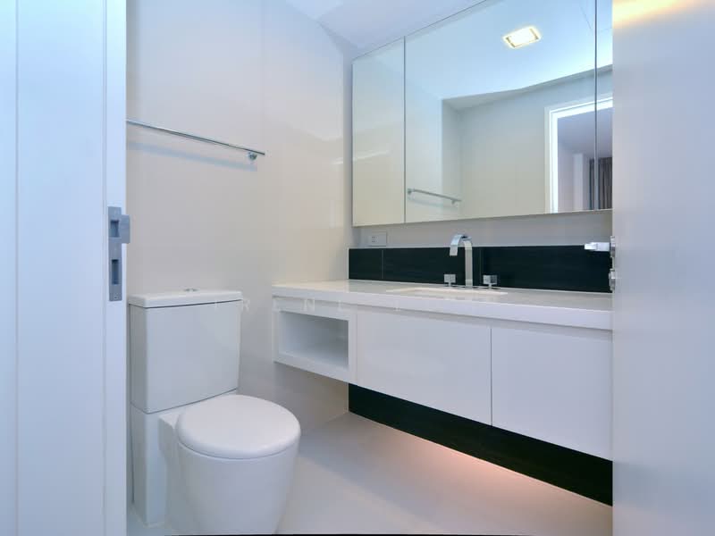 The Interlace, 180 Depot Road, 3 Bedrooms, 1,615 sqft, Condominium For Rent, by Irene Low, 25107634 - Master Bathroom - PropertyGuru.com.sg