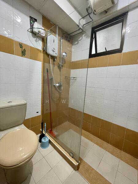 For Rent - 405B Fernvale Lane