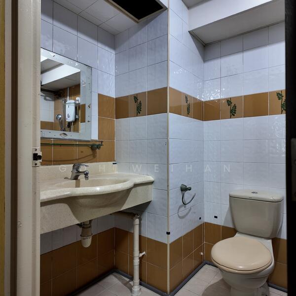 For Rent - 405B Fernvale Lane