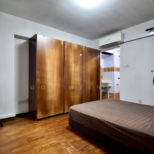 For Rent - 405B Fernvale Lane