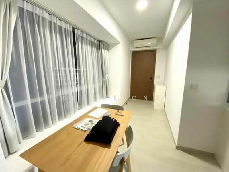 V on Shenton, 5 Shenton Way, Boat Quay / Raffles Place / Marina, 1 Bedroom, 721 sqft, Condominium For Rent, by Gelene Ong, 25109839 - Living Room - PropertyGuru.com.sg